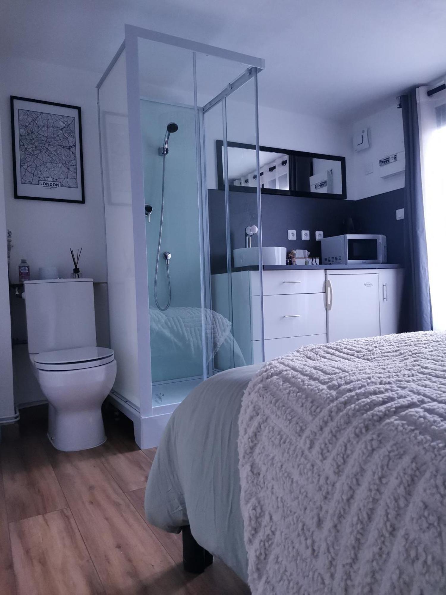 Séjour chez l'habitant Cazama-chambre Independante *
